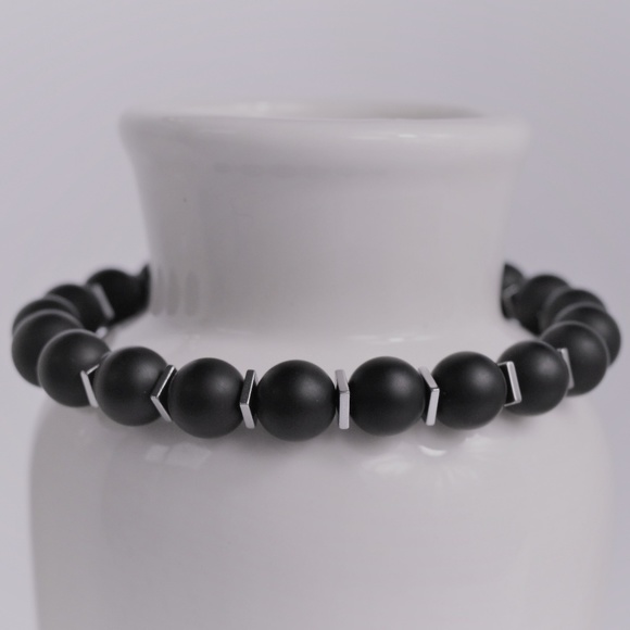 MENS | Onyx Hematite Gemstone Beaded Bracelet - Picture 4 of 5